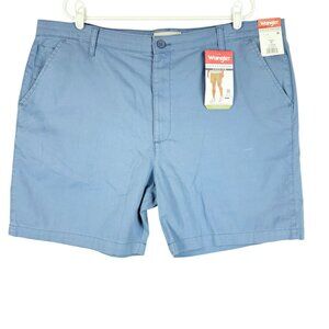 Wrangler Men's Regular Fit Medium Stretch Blue Shorts Size 42 Inseam 7" NWT